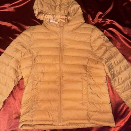 Chamarra de mujer color beige